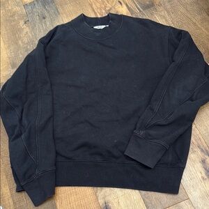 Uniqlo Black Crewneck Sweater for Men